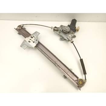 ELEVALUNAS DELANTERO IZQUIERDO 824031C010 