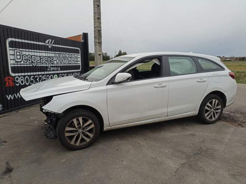 Recambio de carroceria para hyundai i30 station wagon (pde) 1.6 crdi referencia OEM IAM   