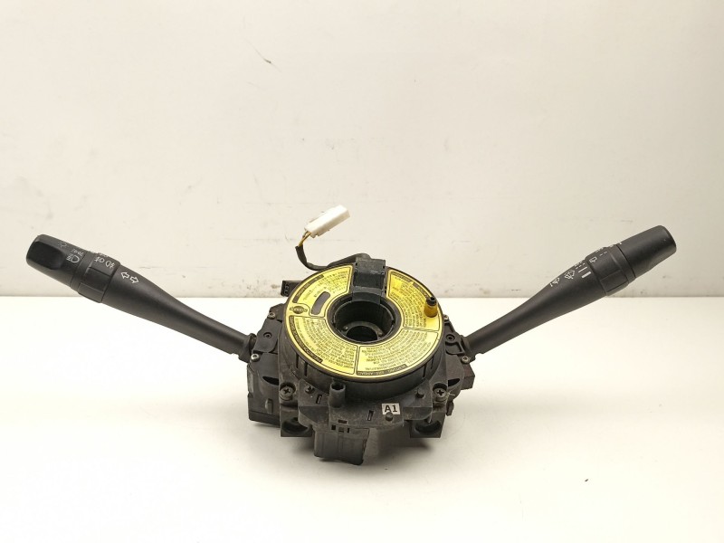 Recambio de mando luces y limpias para nissan primera 1.6 g referencia OEM IAM 255609F510  