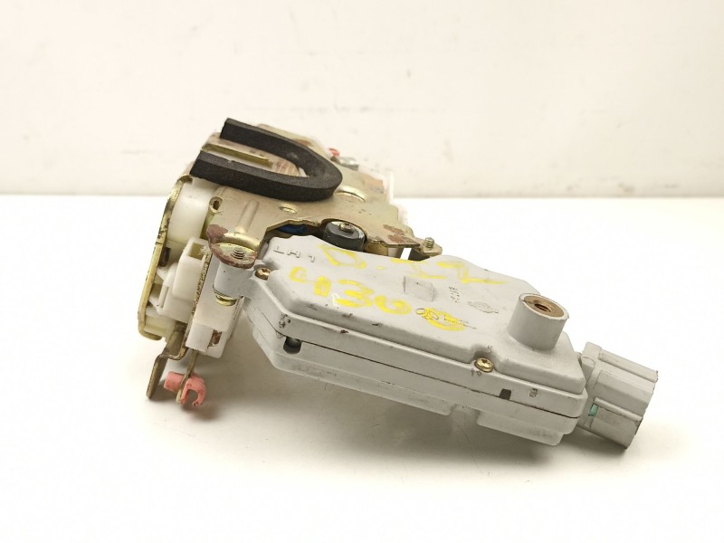 Recambio de cerradura puerta delantera izquierda para nissan primera 1.6 g -ga16 referencia OEM IAM 805032F010  