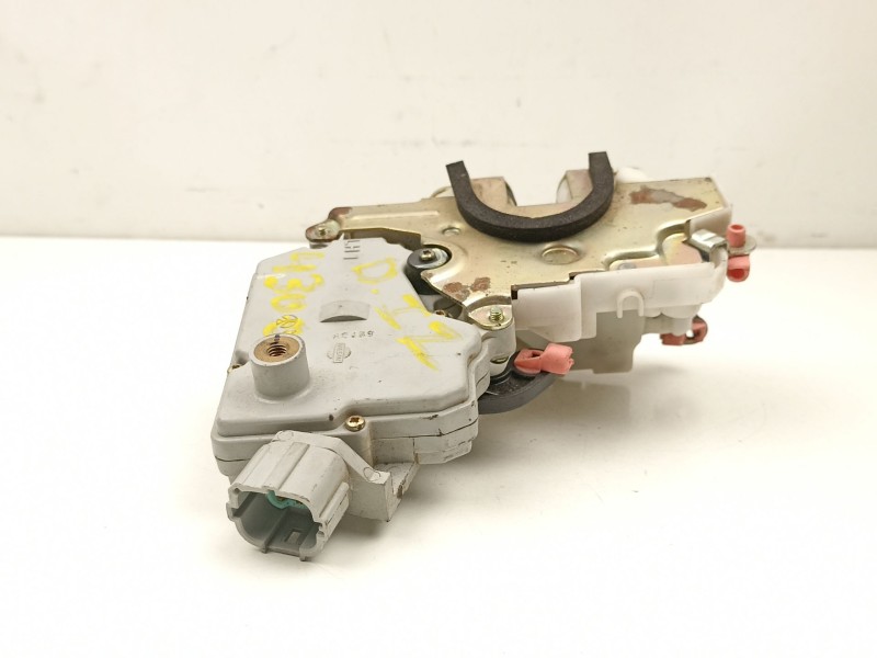 Recambio de cerradura puerta delantera izquierda para nissan primera 1.6 g -ga16 referencia OEM IAM 805032F010  