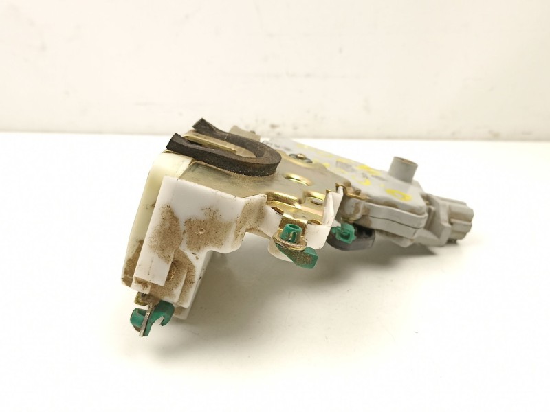 Recambio de cerradura puerta delantera derecha para nissan primera 1.6 g -ga16 referencia OEM IAM 805022F910  