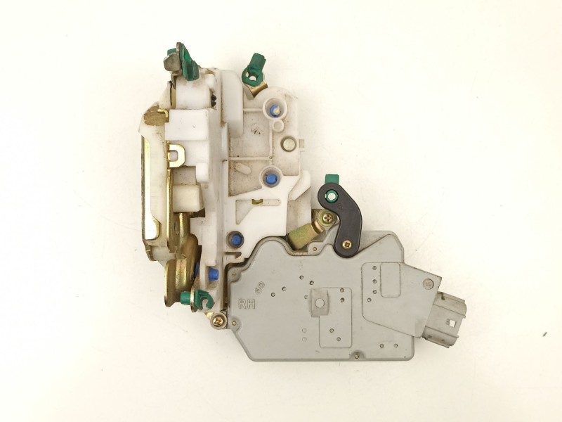 Recambio de cerradura puerta delantera derecha para nissan primera 1.6 g -ga16 referencia OEM IAM 805022F910  