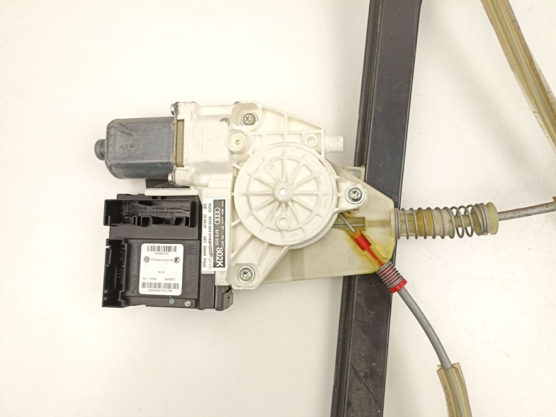 Recambio de elevalunas delantero derecho para audi a3 sportback (8pa) 2.0 tdi 16v referencia OEM IAM 8P0959802K  