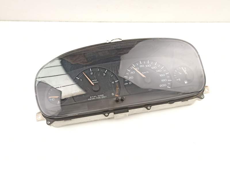 Recambio de cuadro instrumentos para chrysler voyager 2.5 d referencia OEM IAM P04685629  4685629