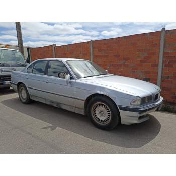 BMW 7 (E38) de desguace