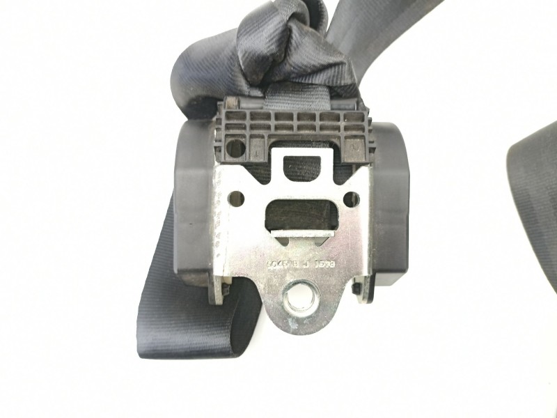 Recambio de cinturon seguridad trasero derecho para volkswagen golf 1.6 td referencia OEM IAM 5G0857805RAA  