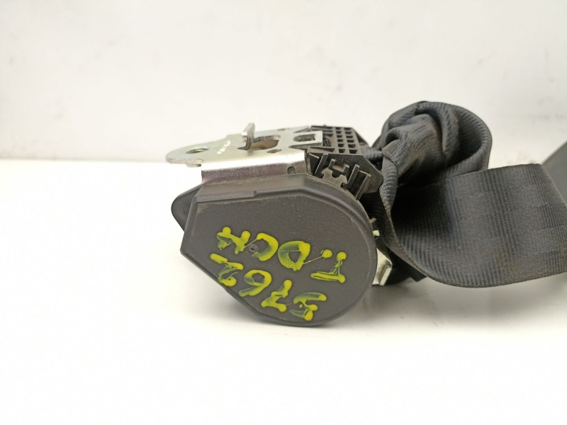 Recambio de cinturon seguridad trasero derecho para volkswagen golf 1.6 td referencia OEM IAM 5G0857805RAA  