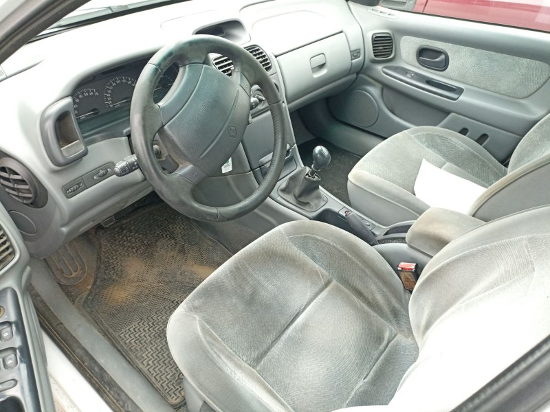 renault laguna i (b56_, 556_) del año 2000