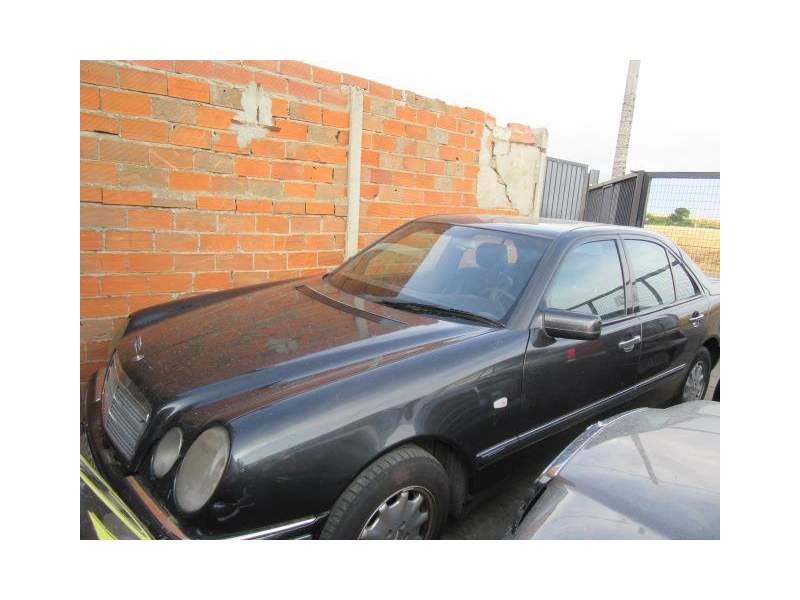 MERCEDES-BENZ CLASE E (W210)
