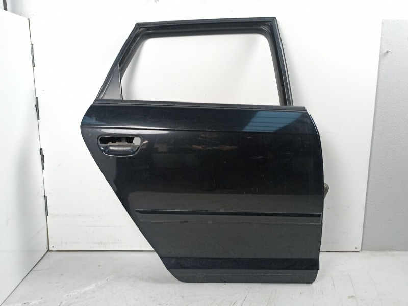 Recambio de puerta trasera derecha para audi a3 sportback (8pa) 2.0 tdi 16v referencia OEM IAM 8P4833052A  