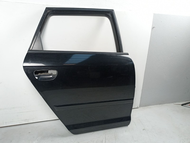 Recambio de puerta trasera derecha para audi a3 sportback (8pa) 2.0 tdi 16v referencia OEM IAM 8P4833052A  