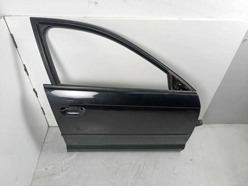 Recambio de puerta delantera derecha para audi a3 sportback (8pa) 2.0 tdi 16v referencia OEM IAM 8P4831052A  