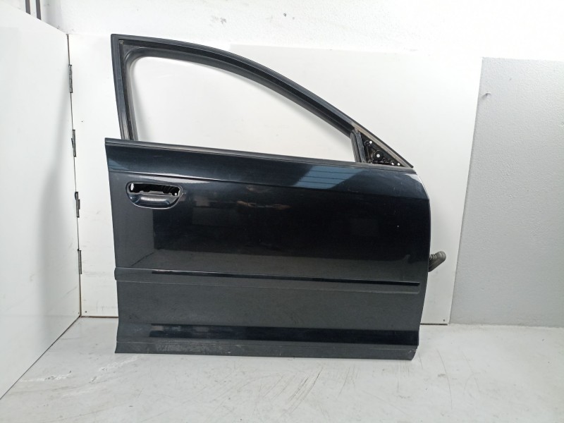 Recambio de puerta delantera derecha para audi a3 sportback (8pa) 2.0 tdi 16v referencia OEM IAM 8P4831052A  