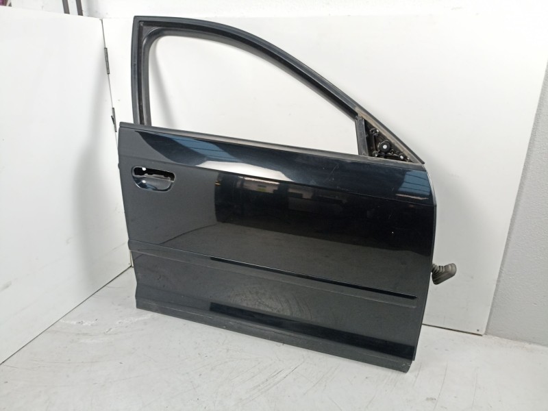 Recambio de puerta delantera derecha para audi a3 sportback (8pa) 2.0 tdi 16v referencia OEM IAM 8P4831052A  
