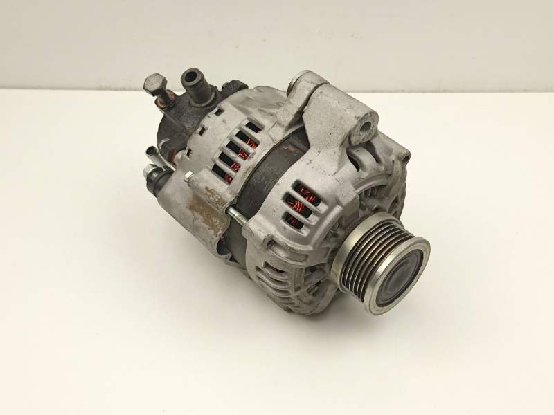 Recambio de alternador para hyundai elantra (xd) 2.0 crdi gls (4-ptas.) referencia OEM IAM 3730027011  