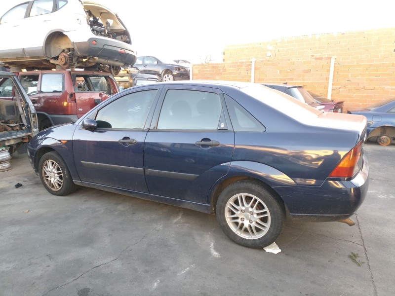 ford focus i sedán (dfw) del año 2000