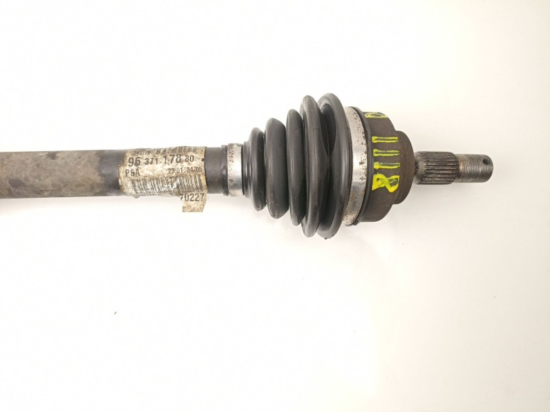 Recambio de transmision delantera derecha para peugeot 307 sw (3h) 1.6 hdi 110 referencia OEM IAM 9637117880  