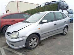 nissan almera tino (v10) del año 2004