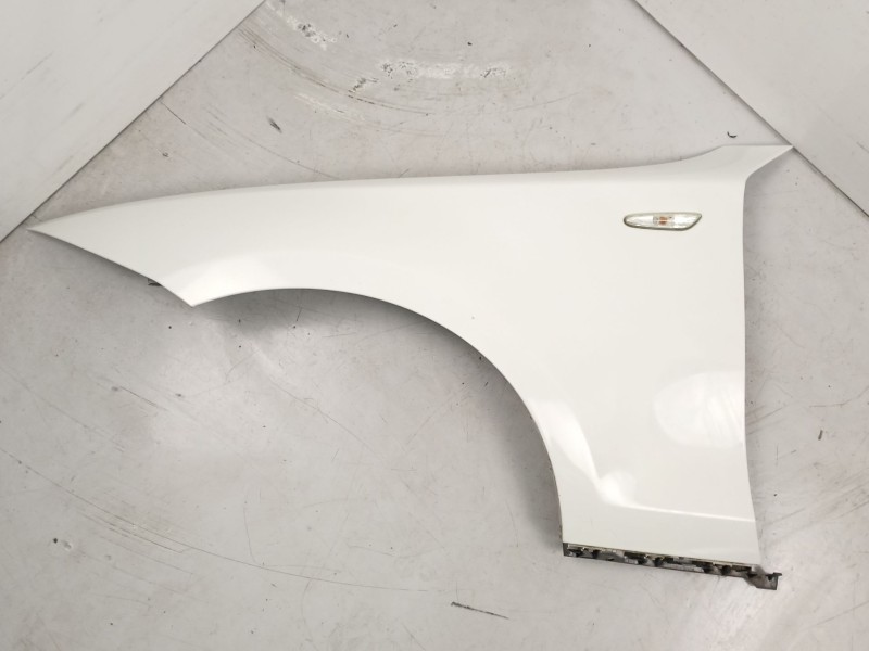 Recambio de aleta delantera izquierda para bmw 118 2.0 td 6v referencia OEM IAM 41357133227  