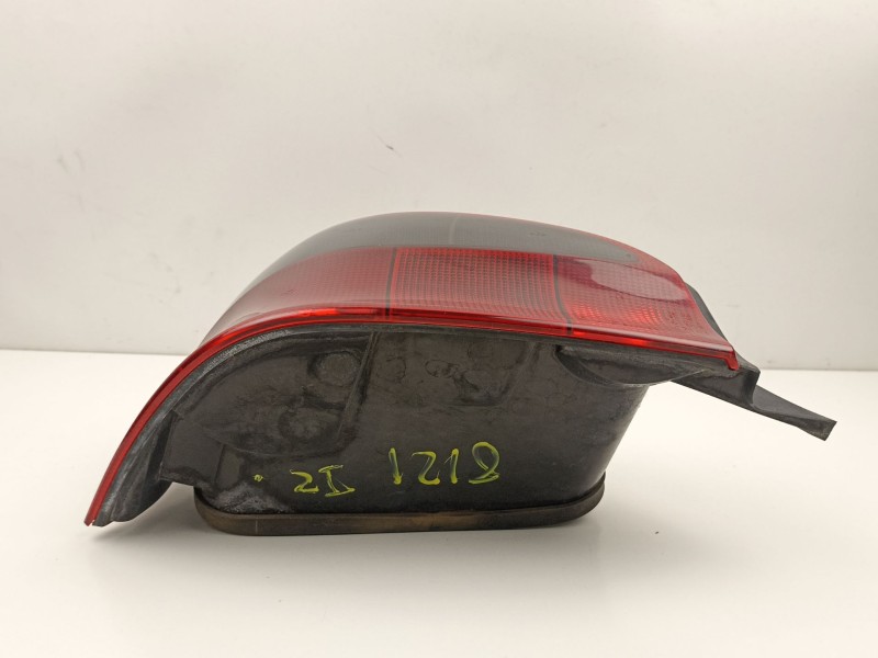 Recambio de piloto trasero izquierdo para citroën saxo (s0, s1) 1.1 x, sx referencia OEM IAM 6350F7  