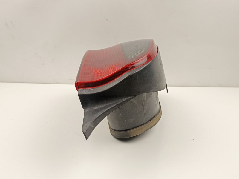 Recambio de piloto trasero izquierdo para citroën saxo (s0, s1) 1.1 x, sx referencia OEM IAM 6350F7  