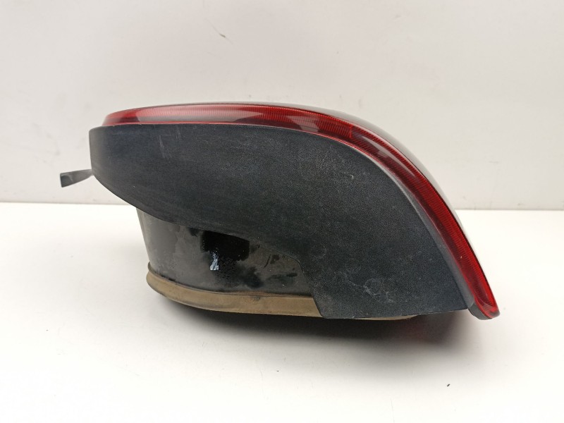 Recambio de piloto trasero izquierdo para citroën saxo (s0, s1) 1.1 x, sx referencia OEM IAM 6350F7  