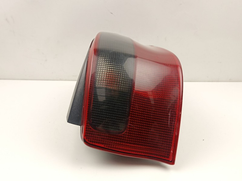 Recambio de piloto trasero izquierdo para citroën saxo (s0, s1) 1.1 x, sx referencia OEM IAM 6350F7  