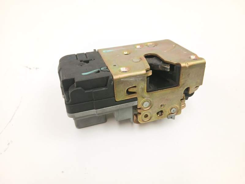 Recambio de cerradura puerta delantera derecha para peugeot 206 hatchback (2a/c) 1.4 i referencia OEM IAM 9136E3  