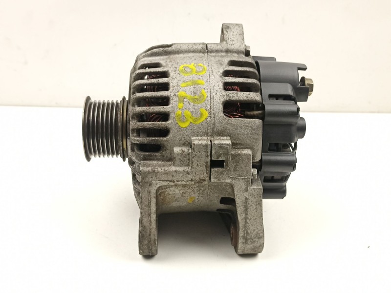 Recambio de alternador para renault grand scénic ii (jm0/1_) 2.0 referencia OEM IAM 8200410671 TG11C040 