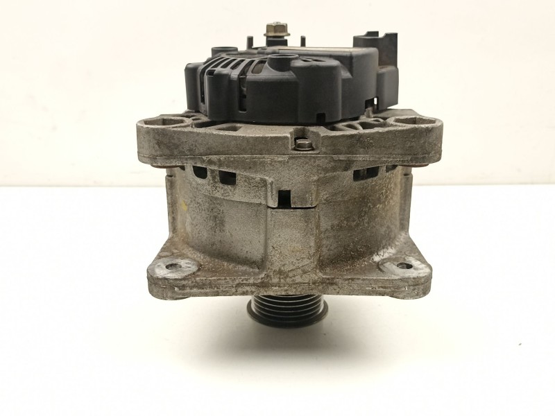 Recambio de alternador para renault grand scénic ii (jm0/1_) 2.0 referencia OEM IAM 8200410671 TG11C040 