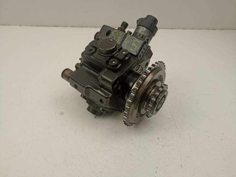 Recambio de bomba inyectora diesel para kia carens iv 1.7 crdi referencia OEM IAM 331002A420 0445010206 