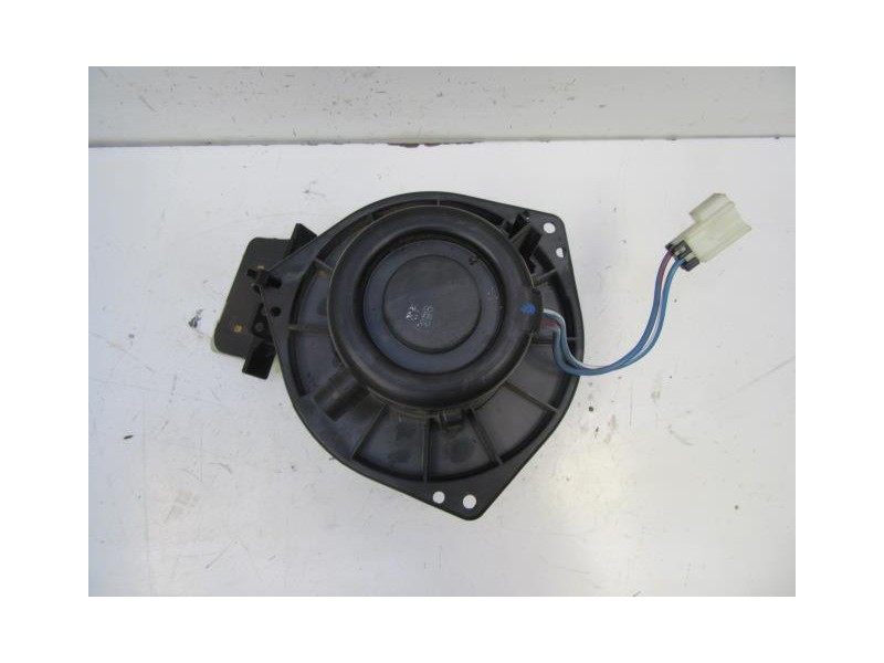 Recambio de motor calefaccion : nissan vanette : 2.3 d (74,78cv) cargo [1999] para nissan vanette 2.3 d cargo referencia OEM IAM