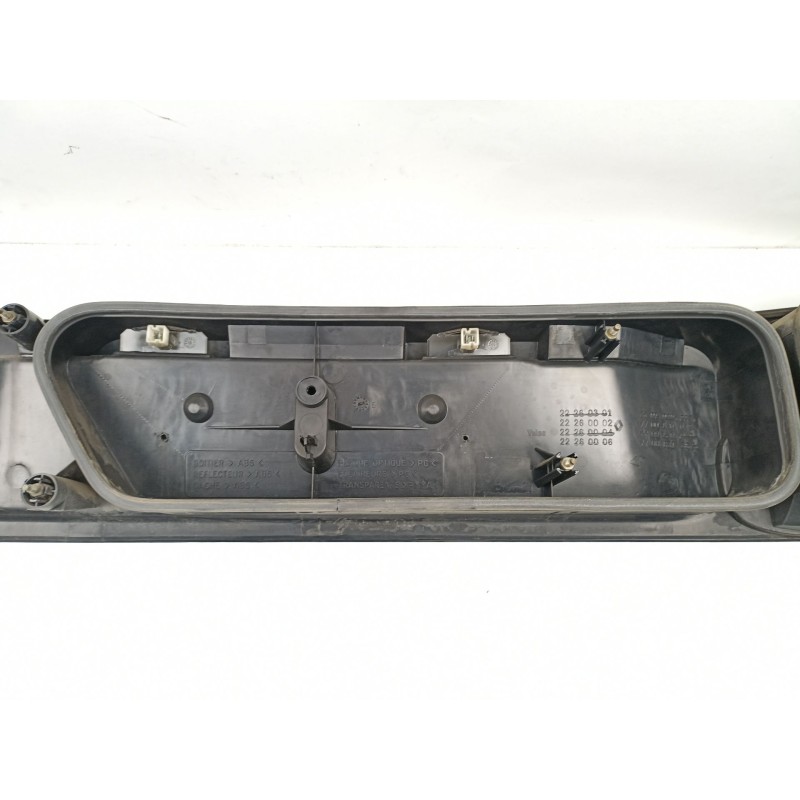 Recambio de piloto trasero central para renault laguna i (b56_, 556_) 2.2 dt (b569) referencia OEM IAM 7700820049  
