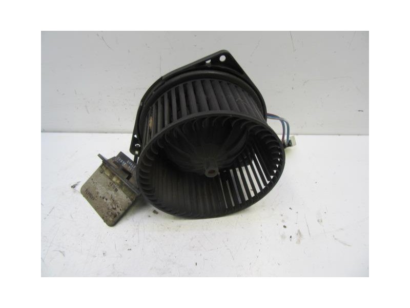 Recambio de motor calefaccion : nissan vanette : 2.3 d (74,78cv) cargo [1999] para nissan vanette 2.3 d cargo referencia OEM IAM