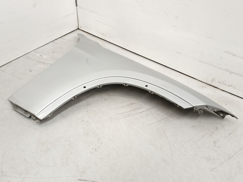 Recambio de aleta delantera derecha para bmw x1 (e84) xdrive 18 d referencia OEM IAM 41627332424  