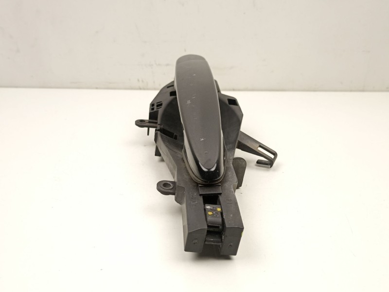 Recambio de manilla delantera derecha para bmw 335 3.0 td 306d5 referencia OEM IAM 51227199836  