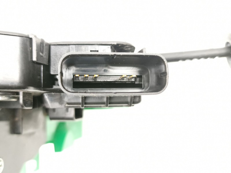 Recambio de cerradura puerta delantera izquierda para hyundai i30 ranchera familiar (pde) 1.6 crdi referencia OEM IAM 81310G3040