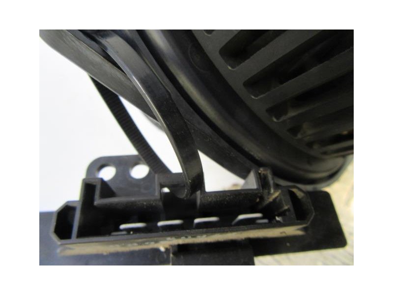 Recambio de motor calefaccion : nissan vanette : 2.3 d (74,78cv) cargo [1999] para nissan vanette 2.3 d cargo referencia OEM IAM