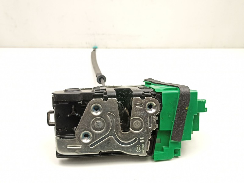 Recambio de cerradura puerta delantera derecha para hyundai i30 ranchera familiar (pde) 1.6 crdi referencia OEM IAM 81320G3050  