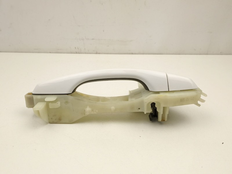 Recambio de manilla delantera derecha para hyundai i30 ranchera familiar (pde) 1.6 crdi referencia OEM IAM 82661G4010  