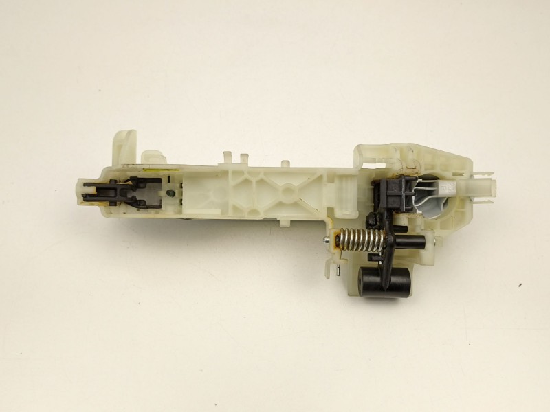 Recambio de manilla delantera derecha para hyundai i30 ranchera familiar (pde) 1.6 crdi referencia OEM IAM 82661G4010  