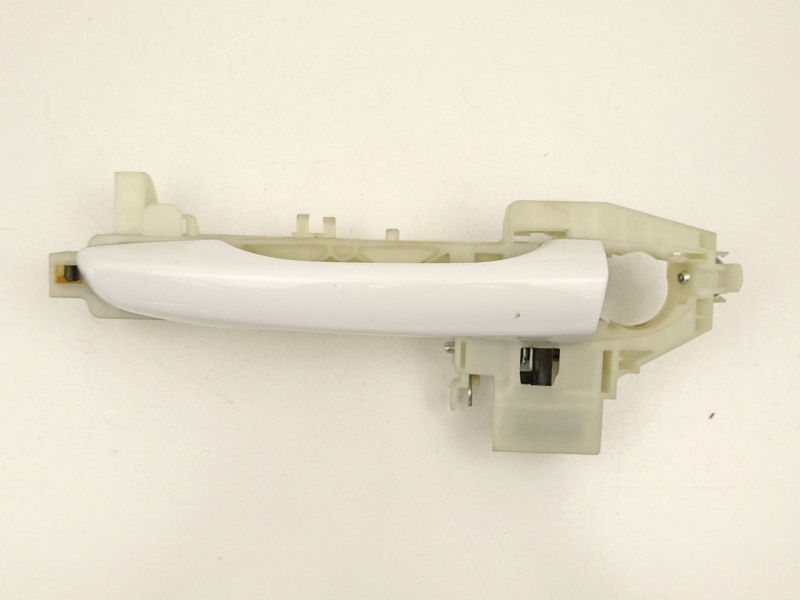 Recambio de manilla delantera izquierda para hyundai i30 ranchera familiar (pde) 1.6 crdi referencia OEM IAM 82651G4010  