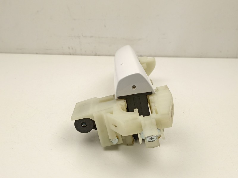 Recambio de manilla delantera izquierda para hyundai i30 ranchera familiar (pde) 1.6 crdi referencia OEM IAM 82651G4010  