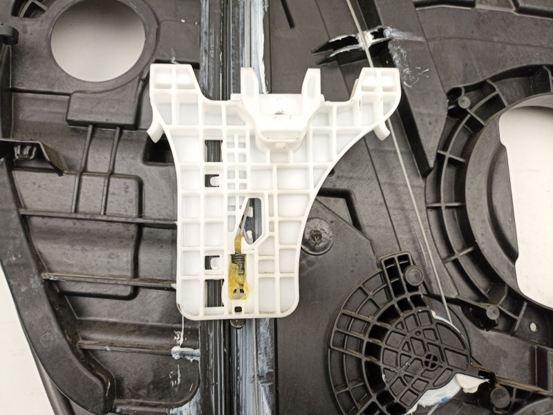 Recambio de elevalunas trasero derecho para hyundai i30 ranchera familiar (pde) 1.6 crdi referencia OEM IAM 83460G4010  