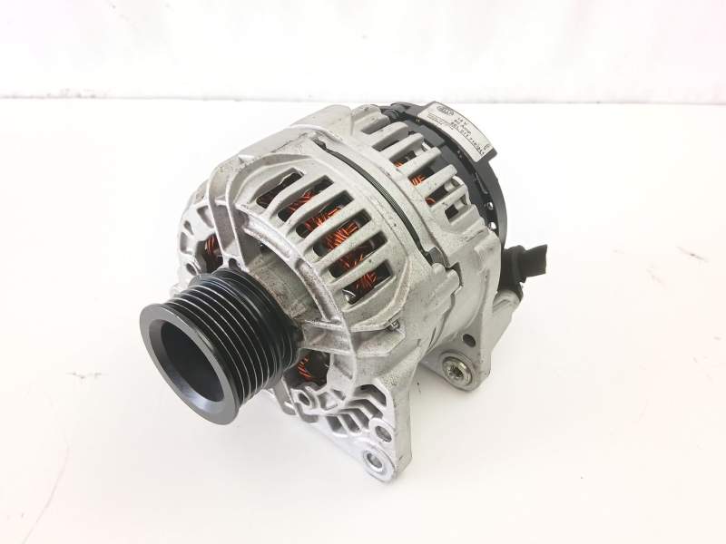 Recambio de alternador para volkswagen golf iv (1j1) 1.6 16v referencia OEM IAM 038903018LX 8EL011710311 