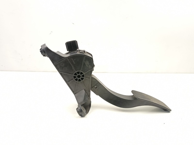 Recambio de potenciometro aceleracion para hyundai i30 ranchera familiar (pde) 1.6 crdi referencia OEM IAM 32700G4200  