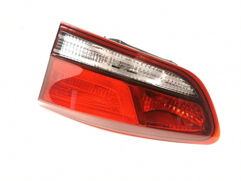 Recambio de piloto porton derecho para hyundai i30 ranchera familiar (pde) 1.6 crdi referencia OEM IAM 92404G4200  