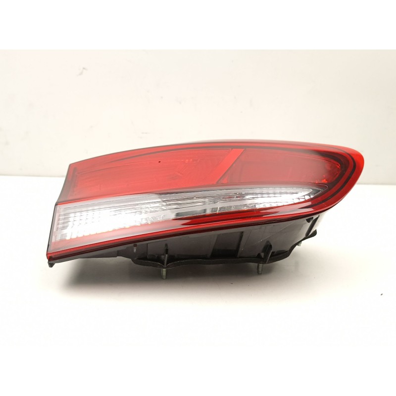 Recambio de piloto porton izquierdo para hyundai i30 ranchera familiar (pde) 1.6 crdi referencia OEM IAM 92403G4200  