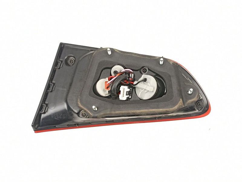 Recambio de piloto porton izquierdo para hyundai i30 ranchera familiar (pde) 1.6 crdi referencia OEM IAM 92403G4200  